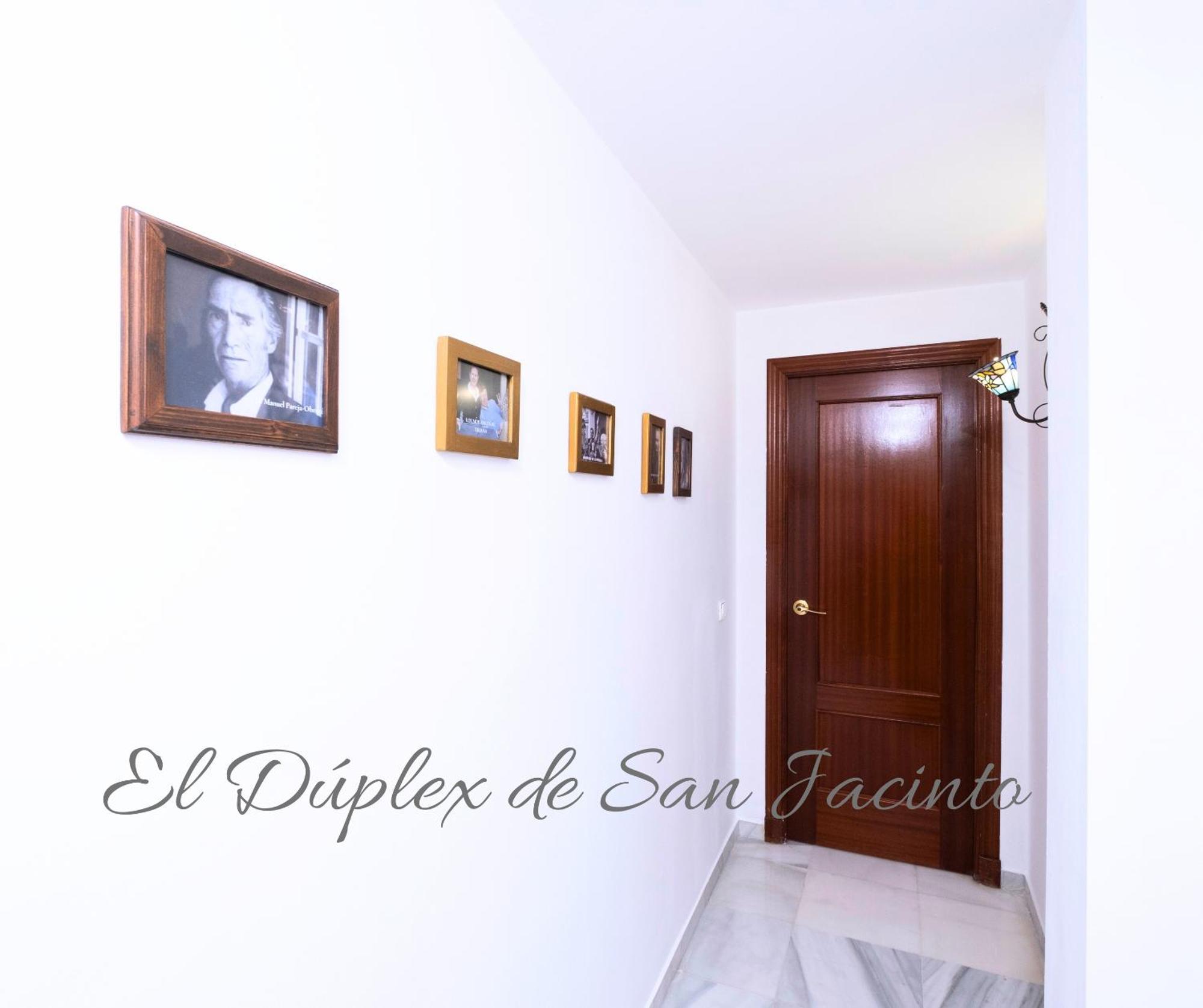 El Duplex De San Jacinto Apartman Sevilla Kültér fotó