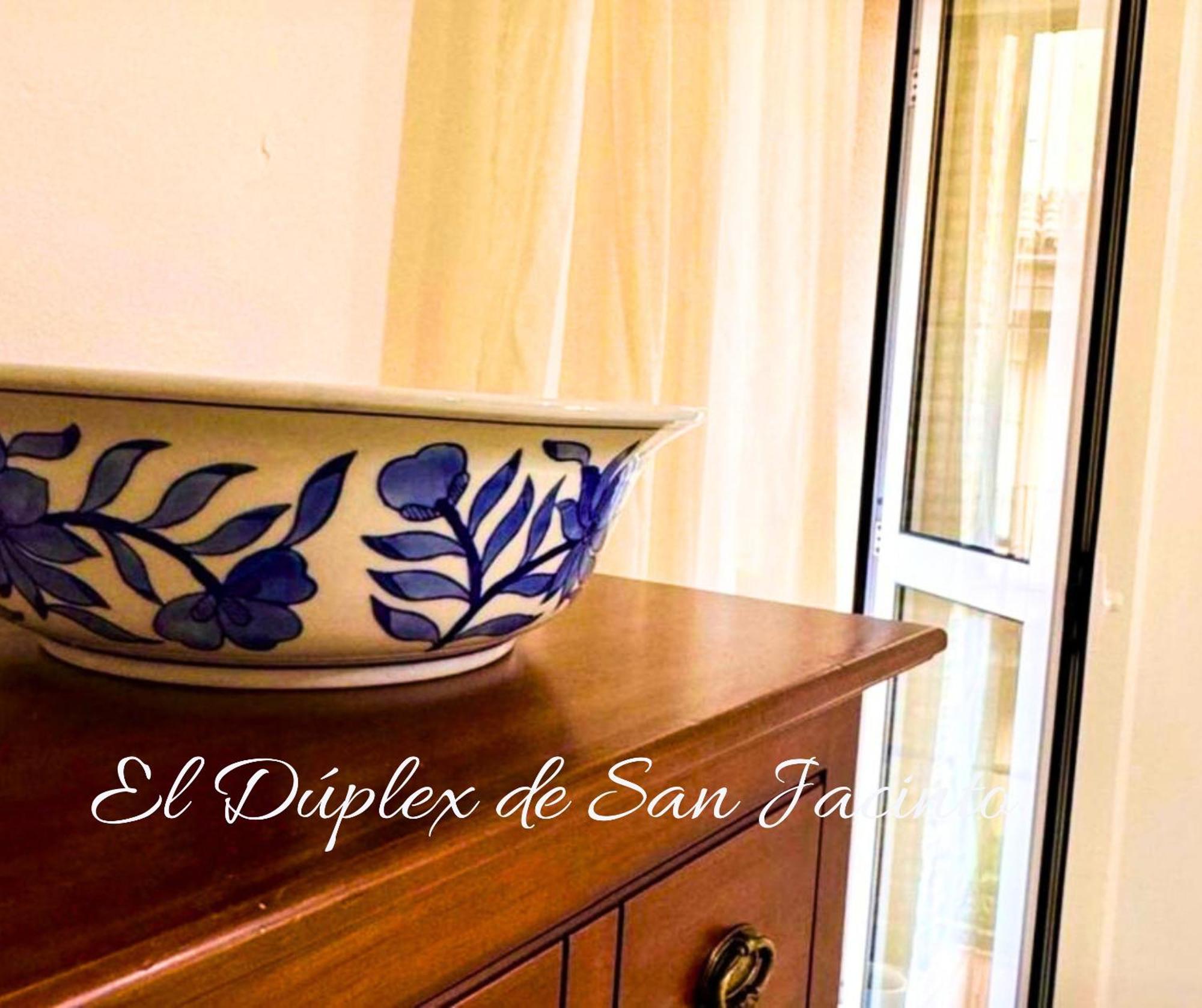El Duplex De San Jacinto Apartman Sevilla Kültér fotó