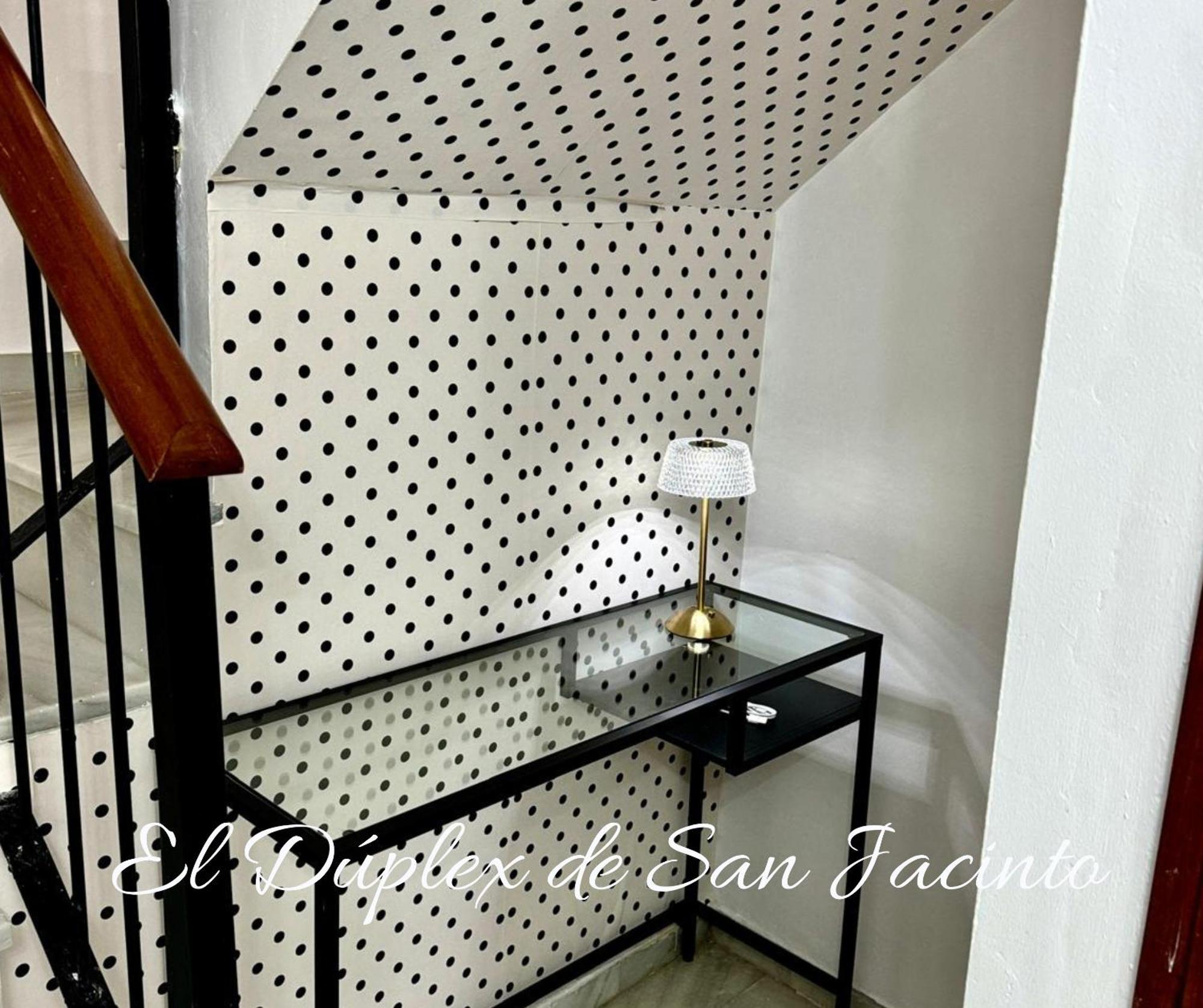 El Duplex De San Jacinto Apartman Sevilla Kültér fotó